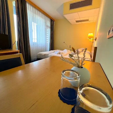 Jeruzalem Hotel 3*